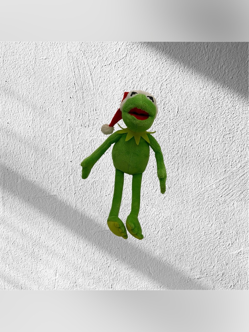 Ty Beanie Baby KERMIT the Frog (Santa Hat - Walgreens Exclusive) MWCT Plush Toy